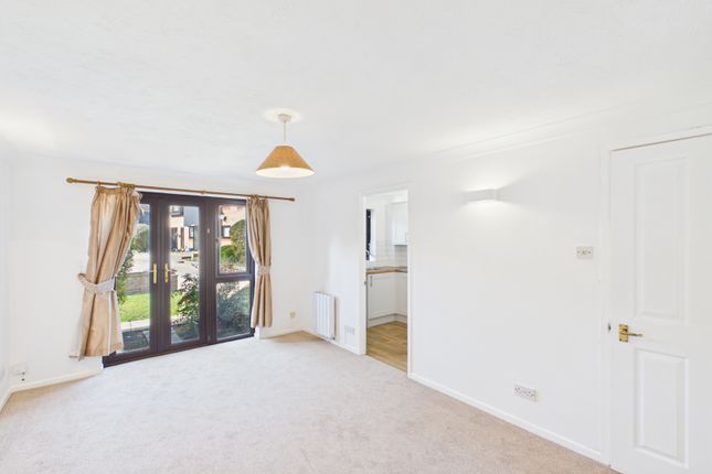 Mermaid Close, Bury St Edmunds photo 2