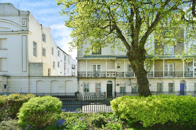 Thumbnail Flat for sale in Russell Square, Brighton