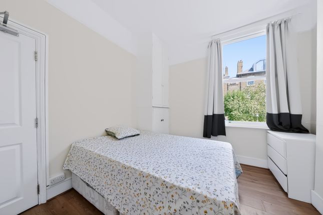8, Mysore Road, London photo 3