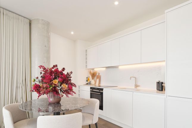 Flat for sale in 6 Salter Street, Canary Wharf, London