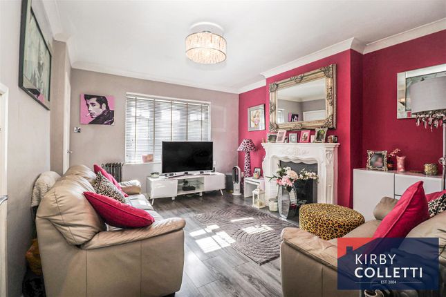 3, Stortford Road, Hoddesdon photo 3