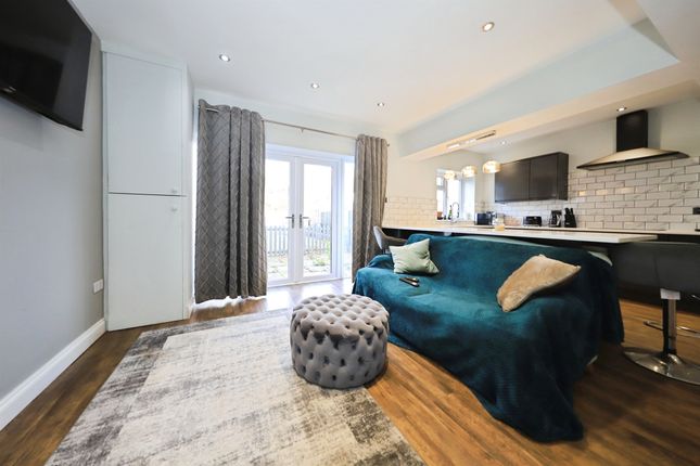 21, Oakhill Avenue, Kidderminster photo 3