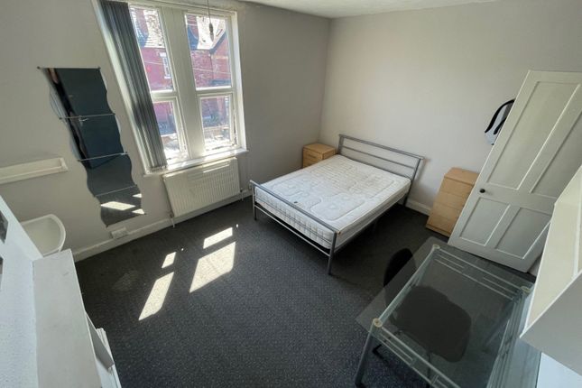 33, Brudenell Road, West Yorkshire photo 4