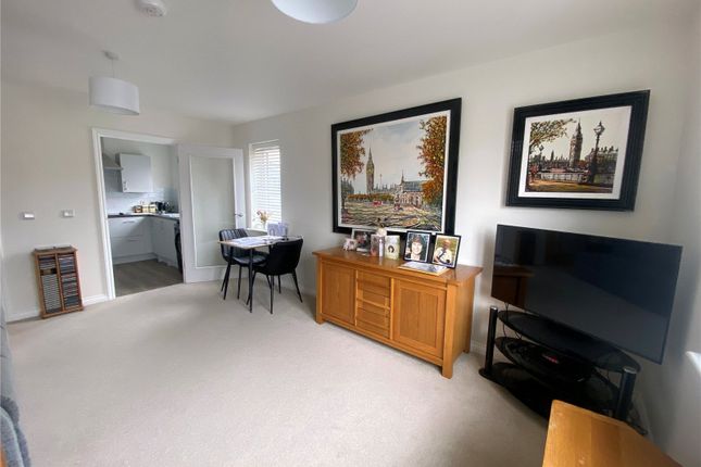 25 Austen Lodge,, London Road, Hampshire photo 2