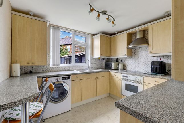 12 Belmont Avenue, Derby photo 4