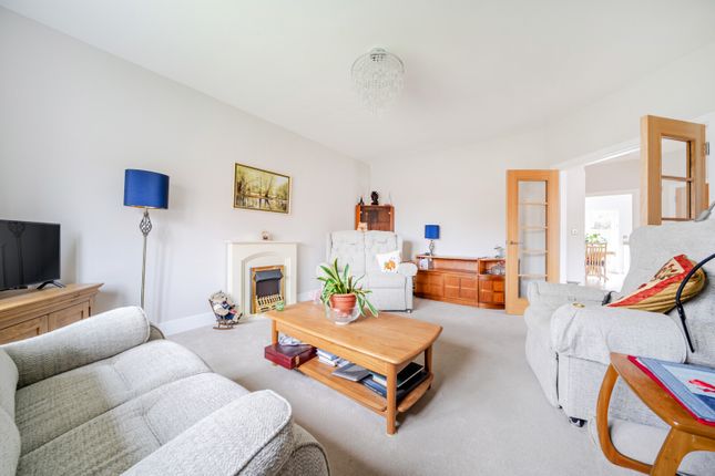 28, Nursery Green, Billingshurst photo 2