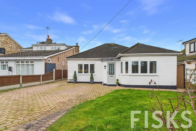 3-bed bungalow on 18, Homefields Avenue, Benfleet, £490,000