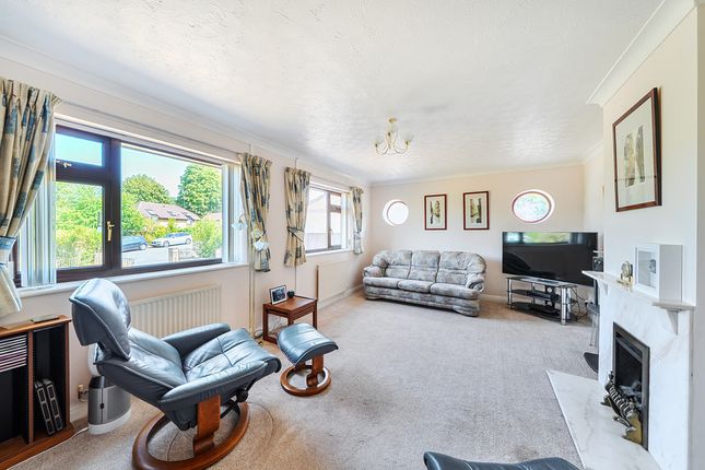 19, Briarbank Rise, Cheltenham photo 3