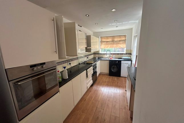 56, Manchester photo 2