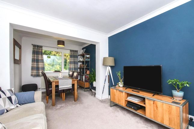 6, Murton Garth, York photo 3