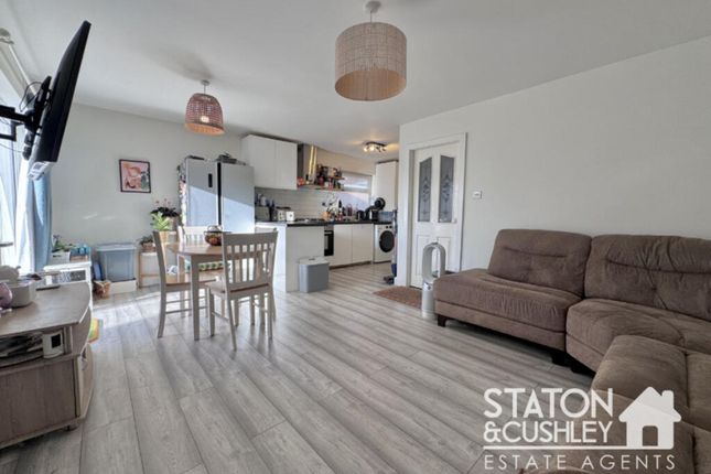 14, Birchwood Drive, Nottinghamshire photo 3