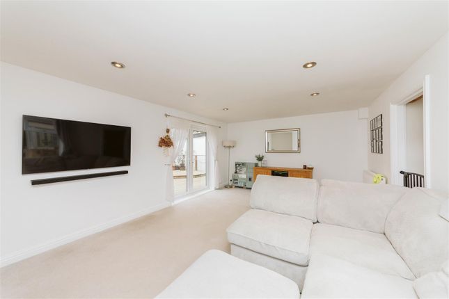 35, Marsh Common Road, Bristol photo 2