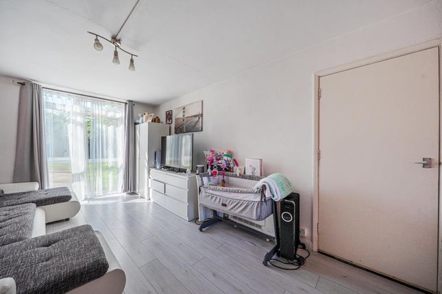 59 CORONATION SQUARE, West Reading, Reading photo 3
