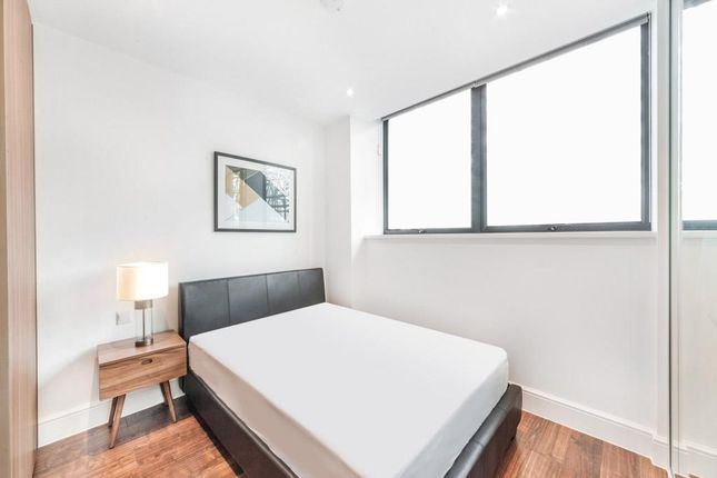 101, Centre Heights, London photo 4