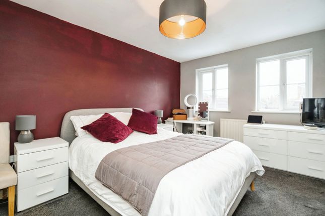 Town house for sale in Paramel Avenue, Bolton