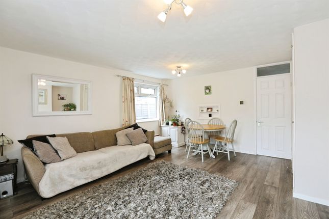 6, Alders Avenue, East Grinstead photo 4