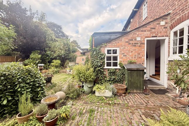 6, Sparrow Lane, Knutsford photo 2