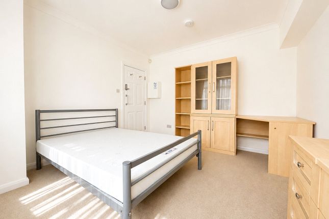 4, Seaton Road, Hayes photo 2