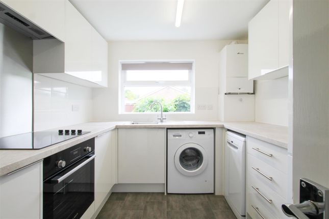 19, De Freville Court, Great Shelford photo 4