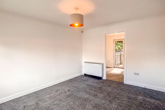6, Mcmahon Grove, Bellshill photo 3