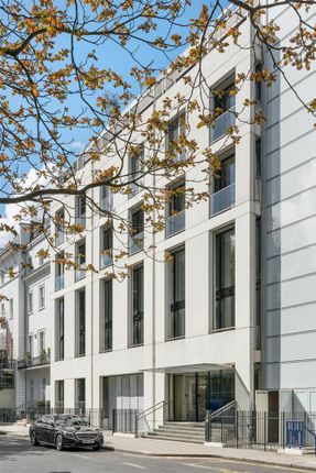 Flat 6, 21, Chesham Place, London photo 4
