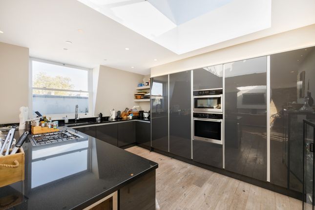 Flat Flat 4, 72, Warwick Gardens, London photo 4
