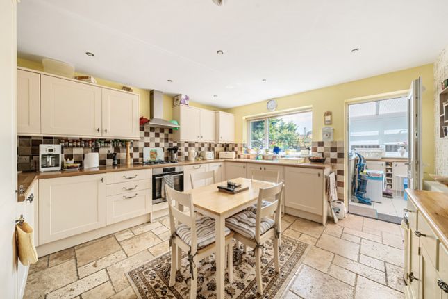 7, Harrowby Close, Lincoln photo 3