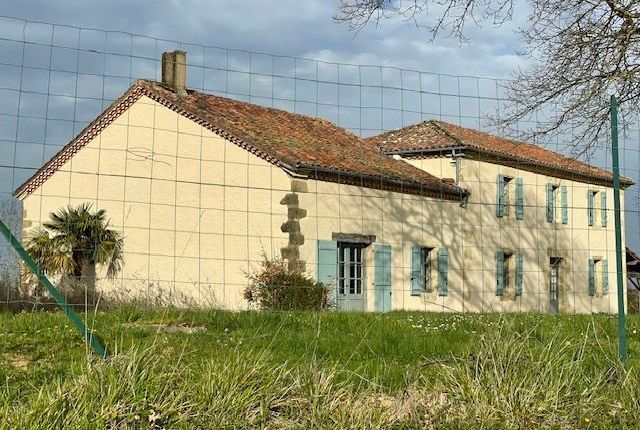Property for sale in Ordan-Larroque, Midi-Pyrenees, 32350, France