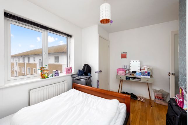 Collingwood Court, 7, The Strand-006