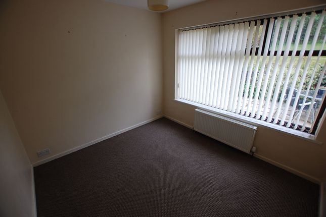 Bungalow to rent in Kingsley Close, Ashton-Under-Lyne, Lancashire