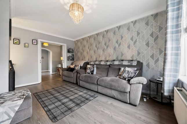 9, Burns Drive, Johnstone photo 3