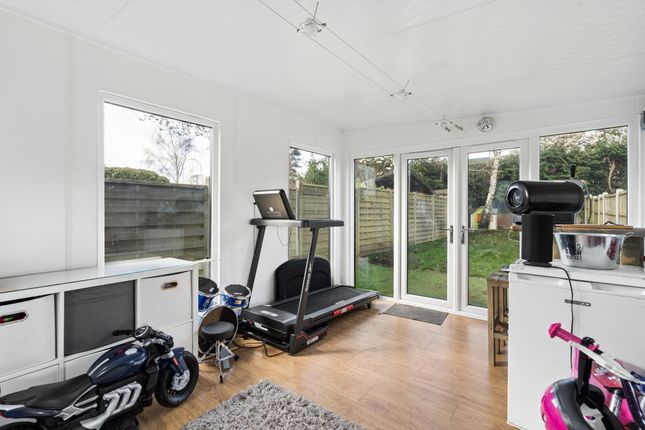 199 Stanley Hill, Amersham photo 2