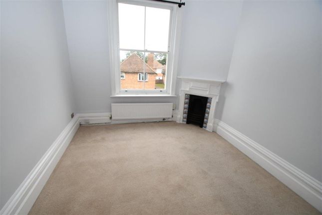 Flat 9, 66 Grange Road, Guildford photo 4