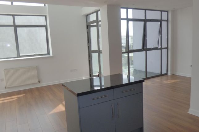 407, Crown Place Apartments, 20 Varcoe Road, London photo 2
