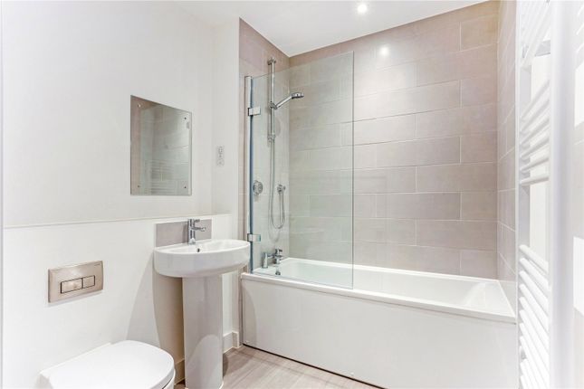 Flat for sale in Cavendish Meads, Ascot