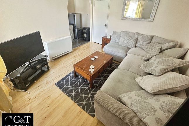 8 Bisell Way, Brierley Hill photo 3