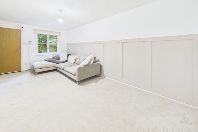 73 Bolton Road, Crawley photo 4