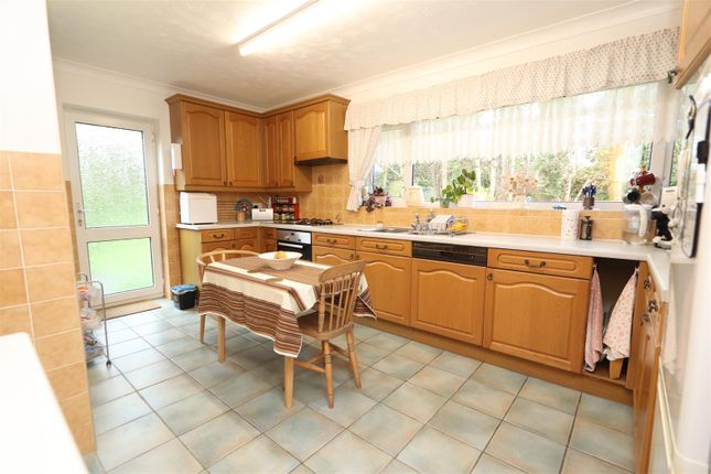 Detached house for sale in Mulberry Hill, Shenfield, Brentwood