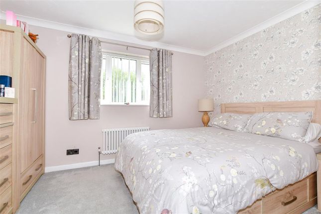 Thumbnail Semi-detached house for sale in Low Meadow, Halling, Kent