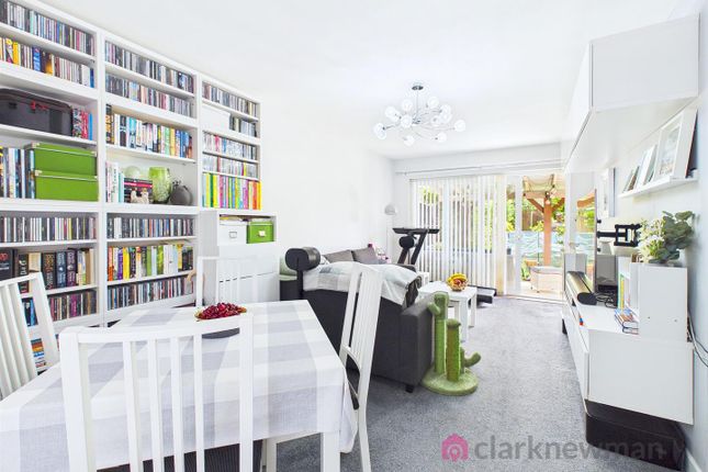 68, Whitewaits, Harlow photo 4