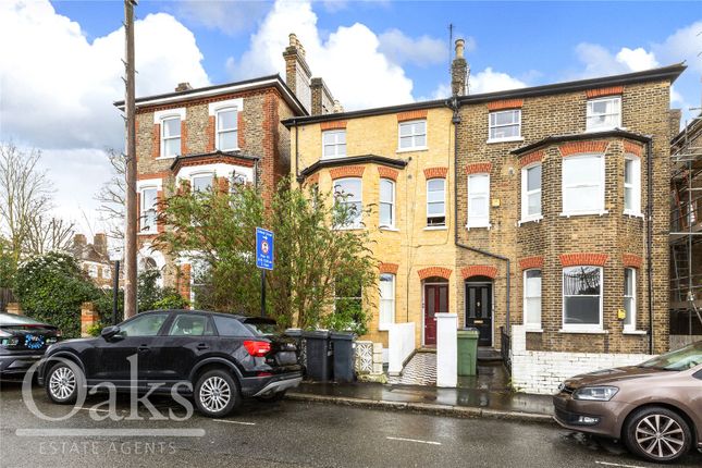 Flat for sale in Avenue Park Road, London