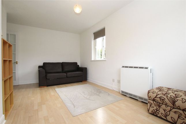 Flat for sale in Flat 2, Bywater House, Woolwich, London