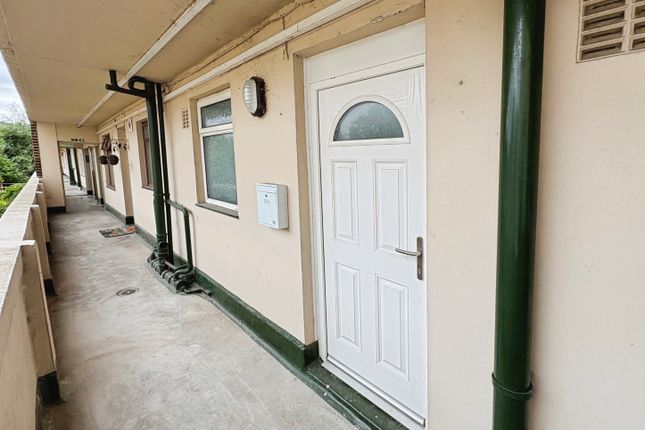 2-bed flat on 165 Regent Court, Bradfield Road, Sheffield, £50,000