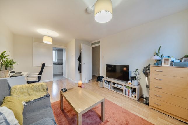 1-bed flat on Flat 3, 24, Cromwell Road, London, £300,000