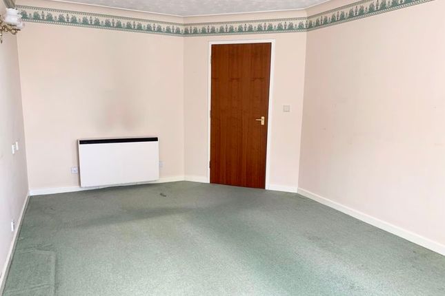 Flat for sale in Chestnut Court, Birmingham