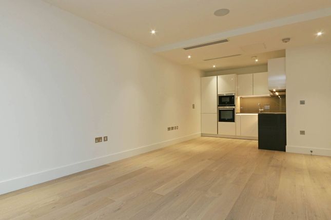 Flat for sale in Westbourne Apartments, Fulham, London