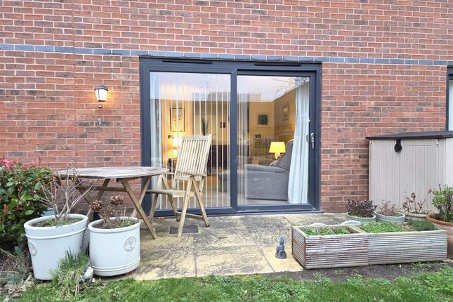 Flat 10, School Gardens, Vernon Road, Stourport-On-Severn photo 3