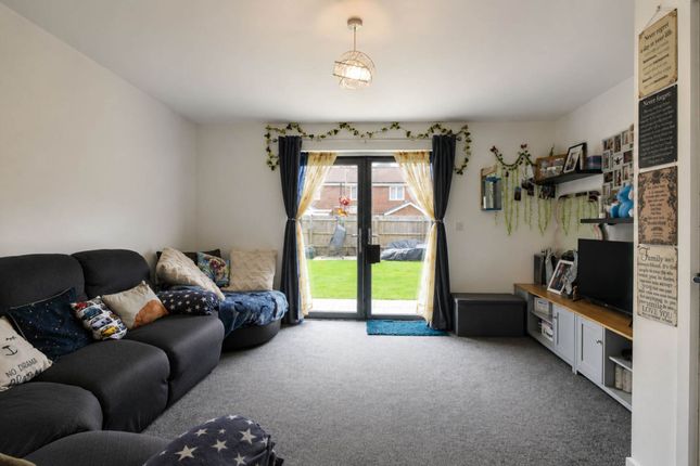 53, Clayfield Road, Aylesbury photo 3