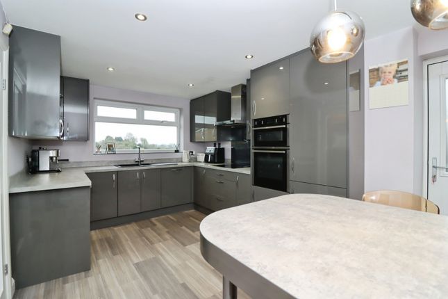 76, Ridgedale Road, Chesterfield photo 2