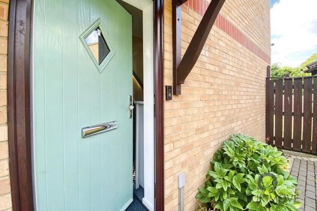 8, Pavilion Drive, Sittingbourne photo 2